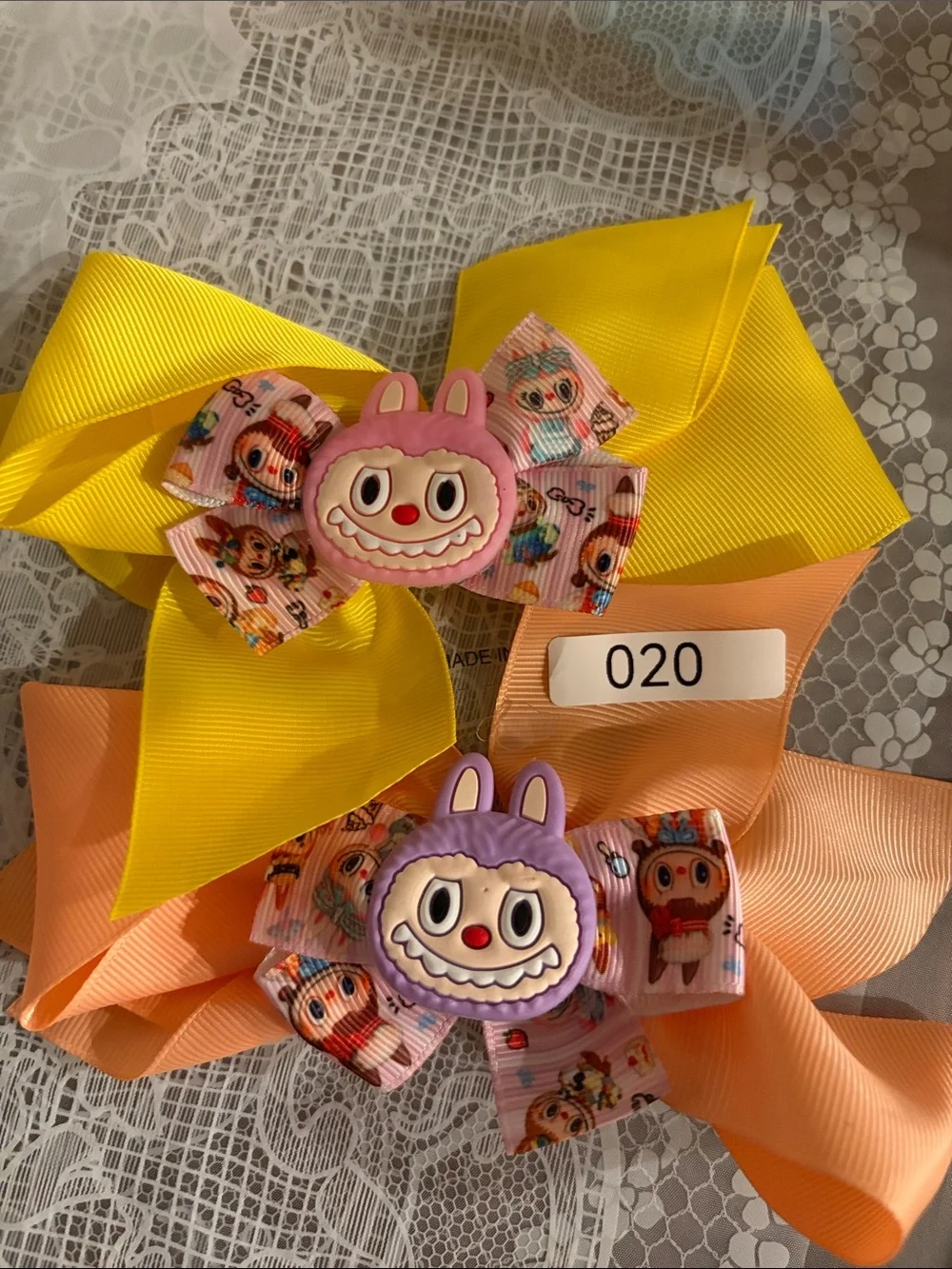 020, kids Character Hair 2 Bows in Yellow & Peach
